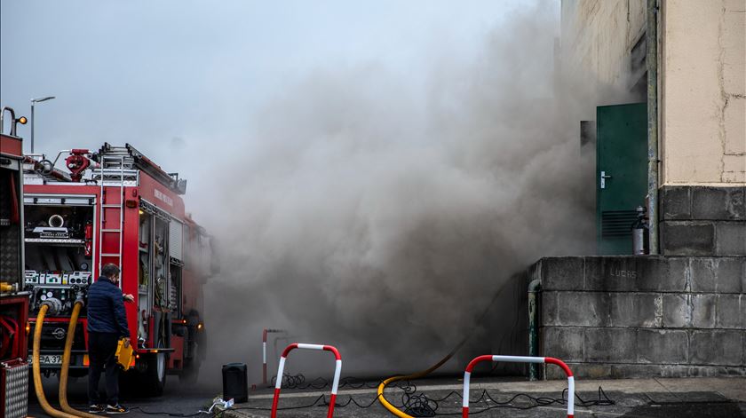 Incêndio no Hospital de Ponta Delgada declarado extinto pela Proteção Civil