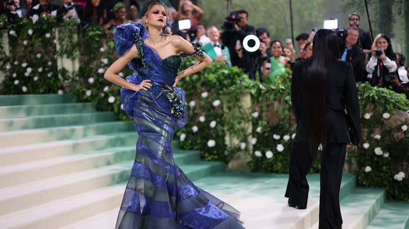 A noite da Met Gala juntou os famosos num jardim em que as flores e o tempo foram as estrelas