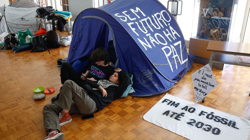 Docentes apelam à não utilização de polícia contra estudantes pró-Palestina no Porto