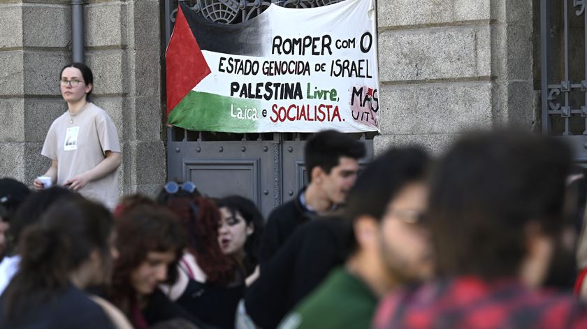Protestos contra a guerra em Gaza chegam à Universidade do Porto