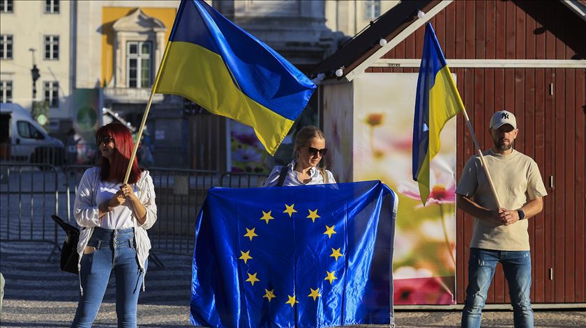 Negociações para adesão da Ucrânia e Moldova à UE começam a 25 de junho