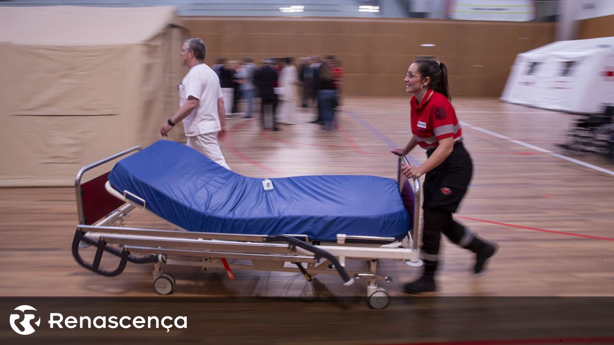 Bombeiros pedem apoio devido a prejuízos do incêndio no hospital de Ponta Delgada