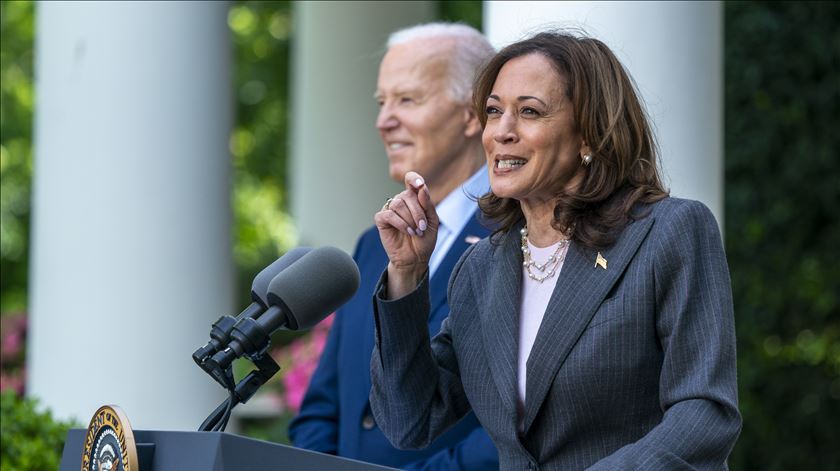 Jovens, afro-americanos e latinos. Campanha de Kamala Harris define caminho para vencer eleições