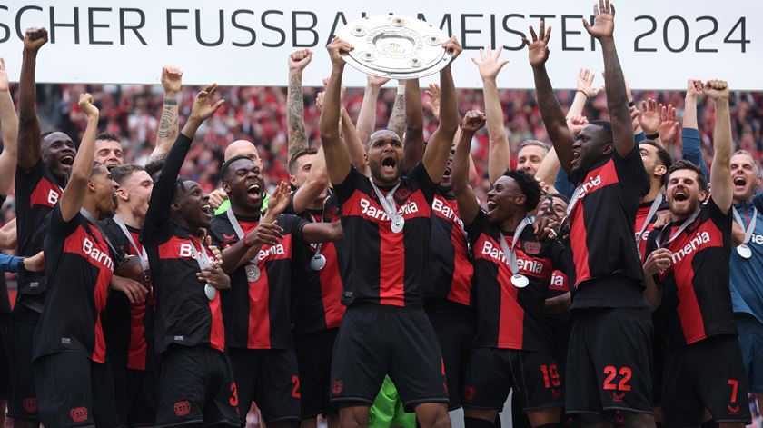 Bayer Leverkusen termina campeonato sem derrotas