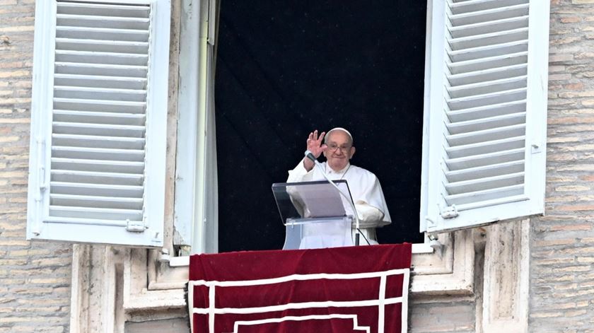 Papa pede coragem para "abrir portas de paz”