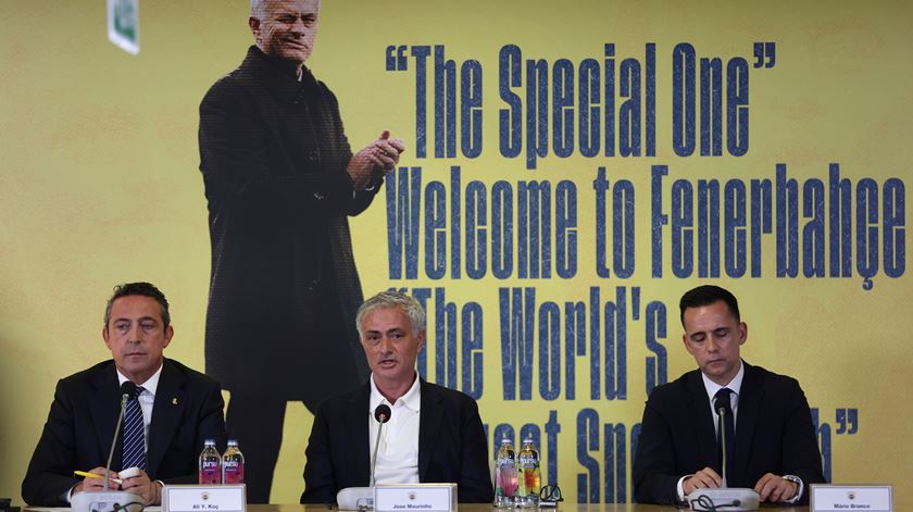 “Em 20 anos de futebol, esta é a conferência de imprensa mais longa da minha carreira”: Mourinho foi Mourinho