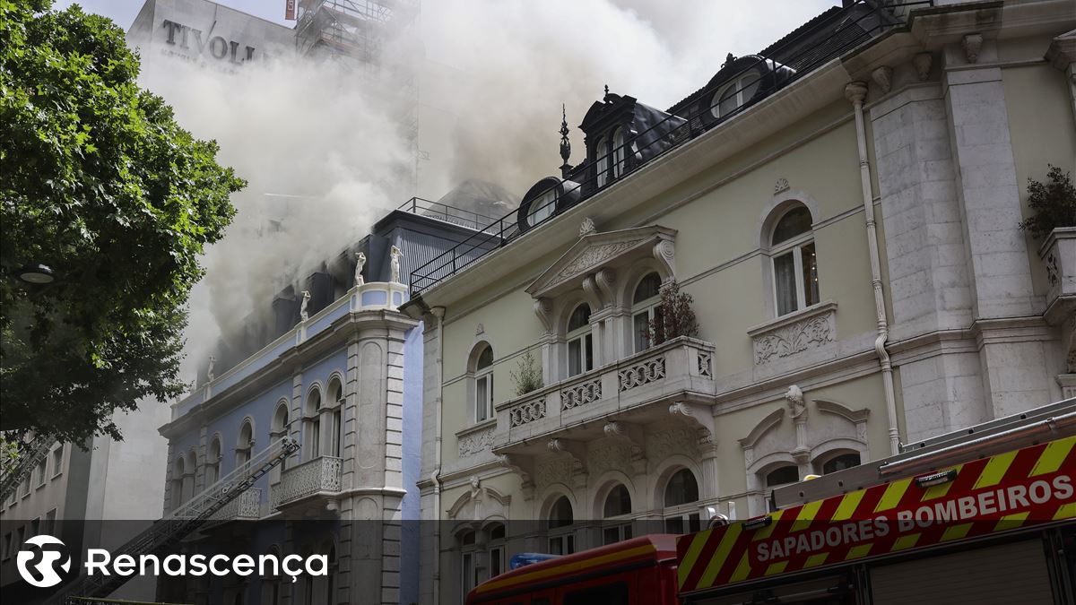 Incêndio na Avenida da Liberdade extinto mais de 12 horas após ter deflagrado