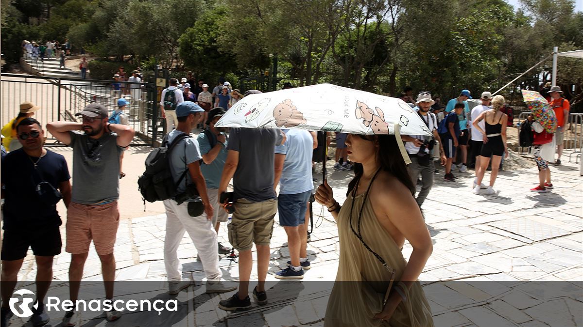 Vários turistas mortos ou desaparecidos durante onda de calor na Grécia