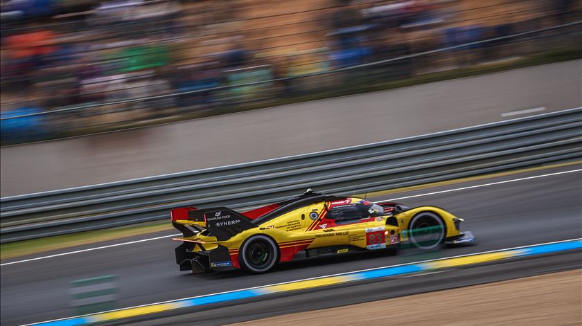 Ferrari 83 da AF Corse, de Robert Kubica, Robert Shwartzman e Yifei Ye. Foto: Christophe Petit Tesson/EPA