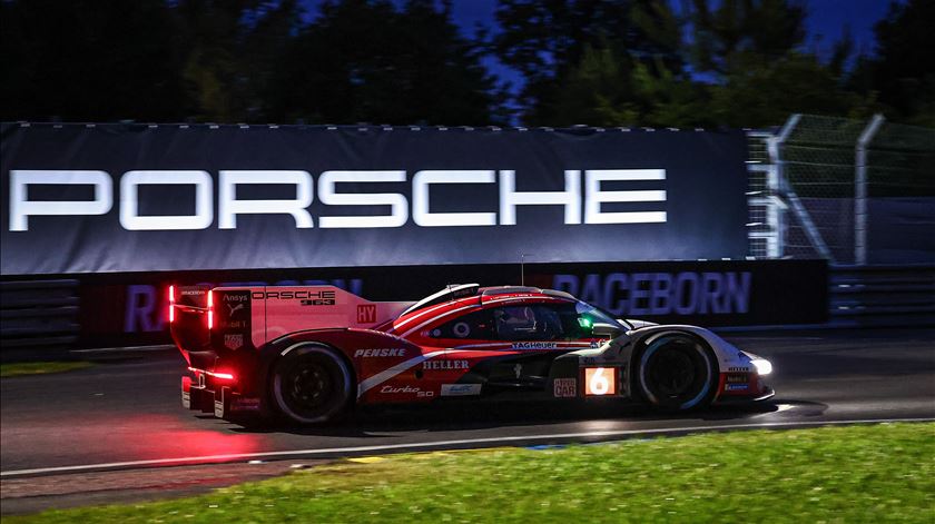 Porsche 6 de Kevin Estre, Andre Lotterer e Laurens Vanthoor Foto: Christophe Petit Tesson/EPA