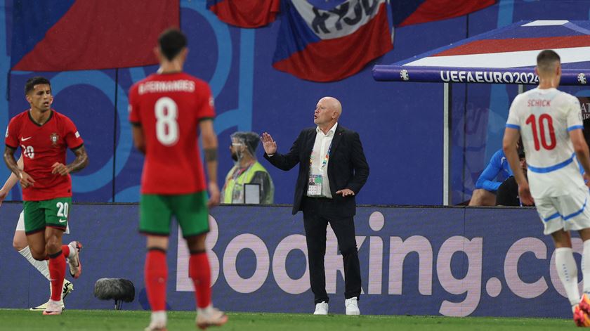 "Ronaldo mostrou o génio que é". Selecionador checo assume vitória justa de Portugal
