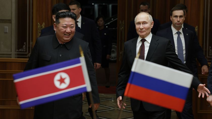 Vladimir Putin "aprecia apoio" de Coreia do Norte à política da Rússia