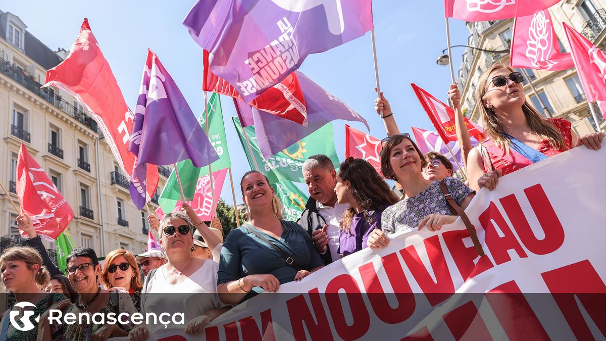 Milhares de feministas manifestaram-se hoje contra extrema-direita em França