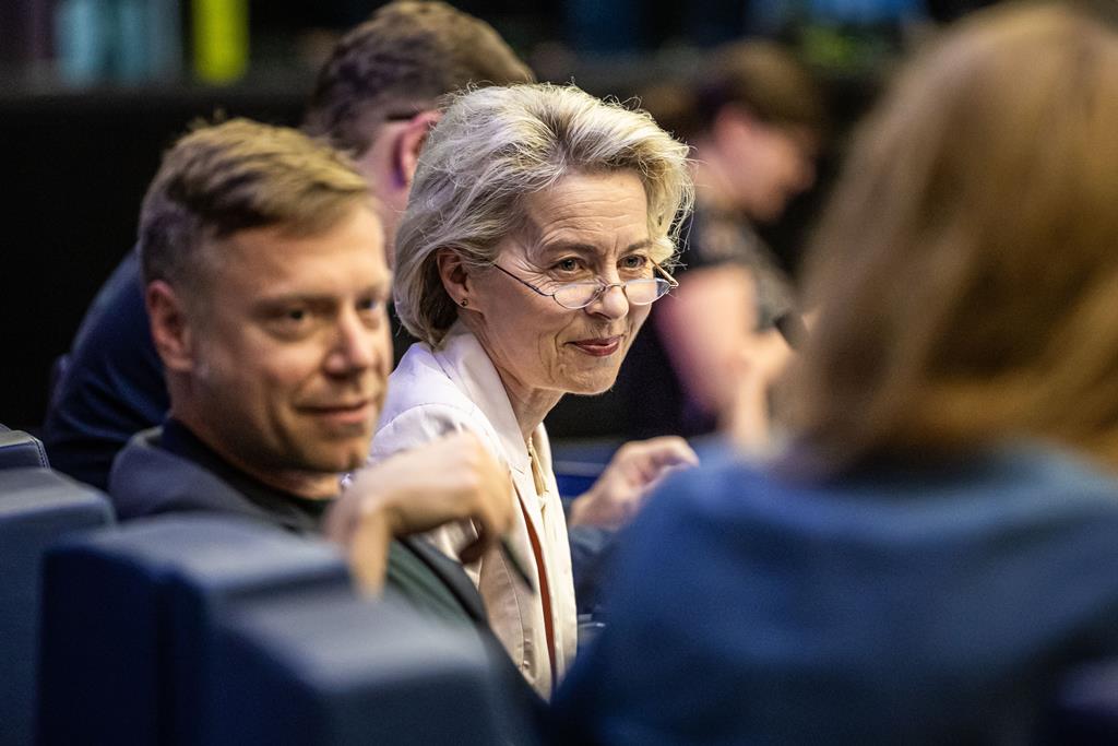 Von der Leyen vai a prova oral no Parlamento Europeu