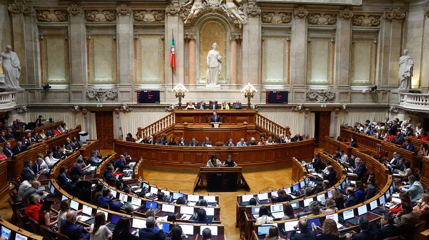 PS consegue aprovar mais diplomas do que o Governo no Parlamento