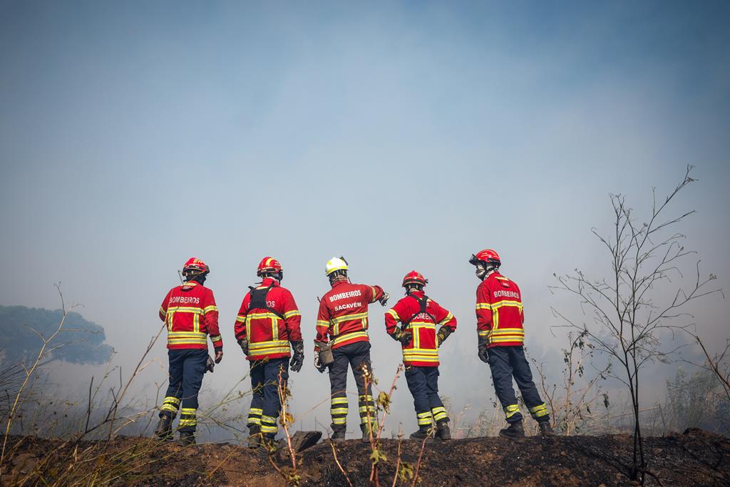 Quatro Distritos Sob Aviso Laranja E Mais De 50 Concelhos Em Perigo Máximo De Incêndio Renascença 5707