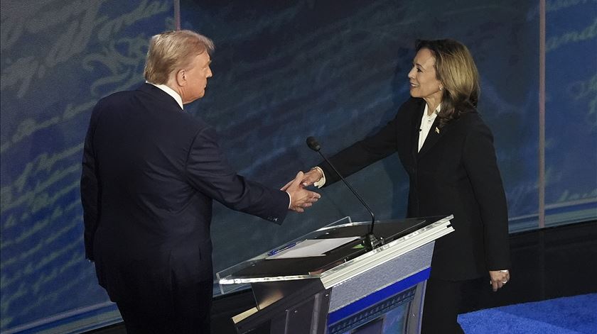 Kamala alarga vantagem sobre Trump para 6 pontos após debate