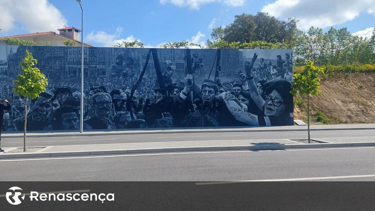 25 de abril. Mural de celebração vandalizado na Maia