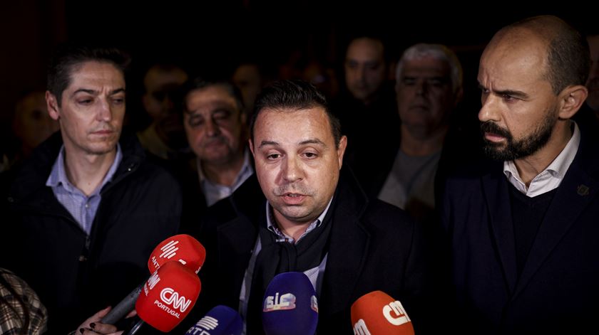 “Não é positivo nem responsável” que o governo recorra à PSP para fazer ação política