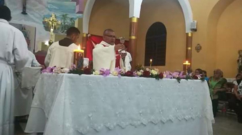Jose Gregorio Angel Luque preside a uma celebração eucarística na paróquia de Motatán. Foto: DR