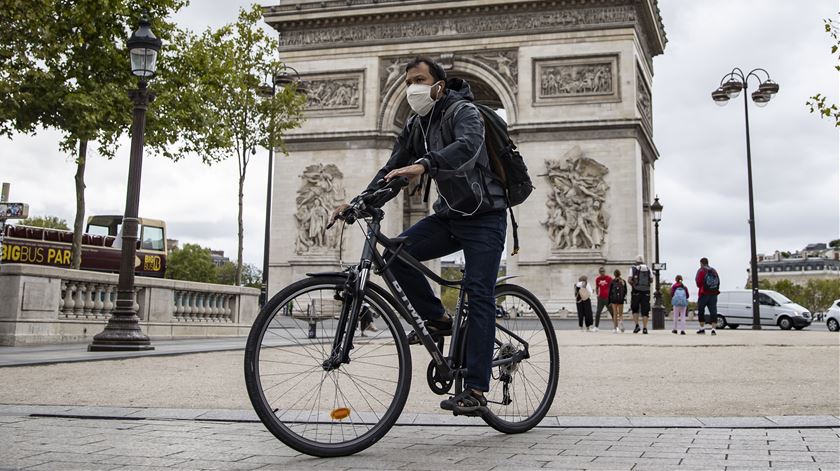 Paris em tempos de pandemia. Foto: Ian Langsdon/EPA