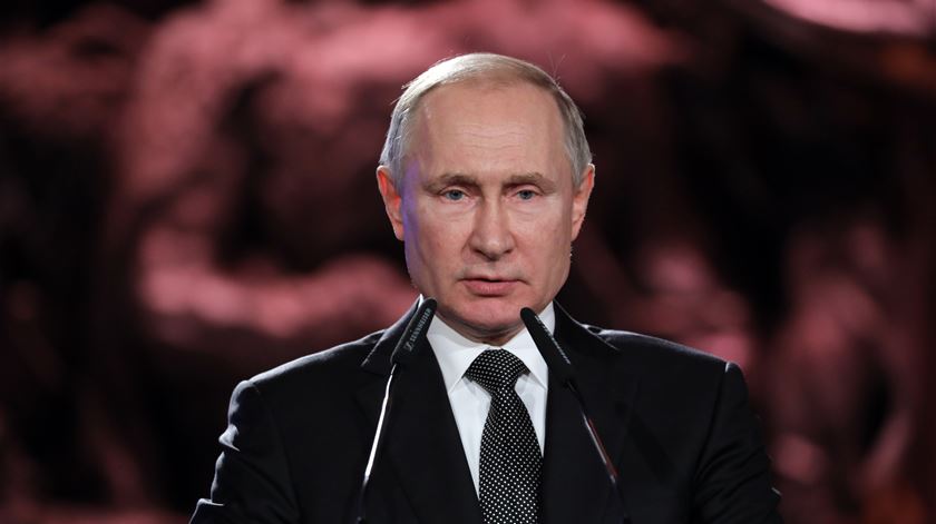 Vladimir Putin poderá manter-se no cargo até 2036, se os russos assim entenderem. Foto: Albir Sultan/EPA