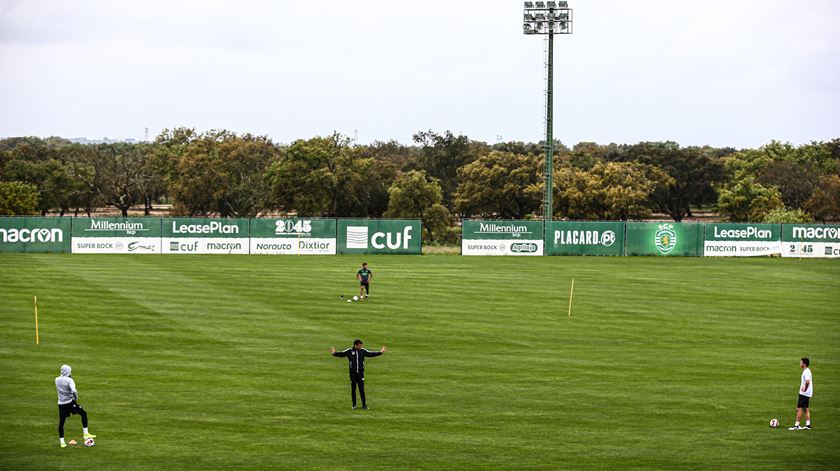 Sporting foi o primeiro clube da I Liga a regressar aos treinos, respeitando regras de distanciamento Foto: SCP