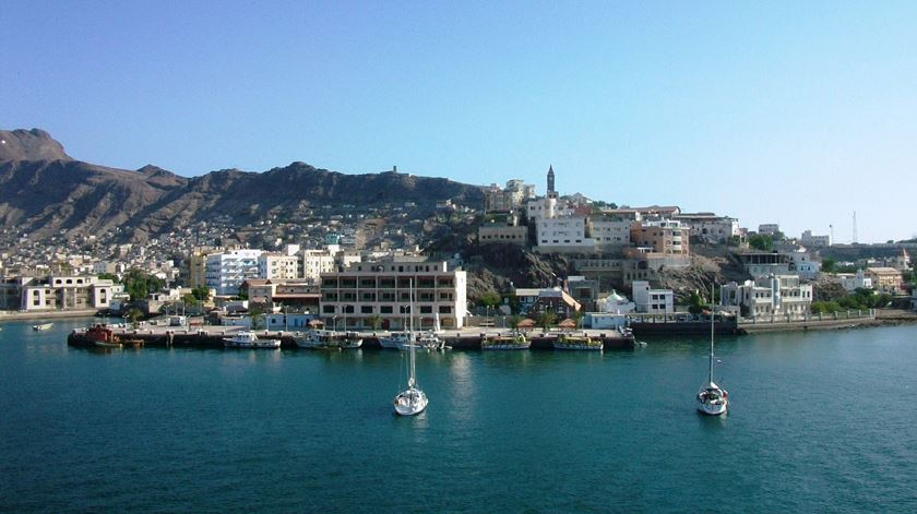 A cidade portuária de Aden, no Iémen, vista do mar. Foto: Wikipedia