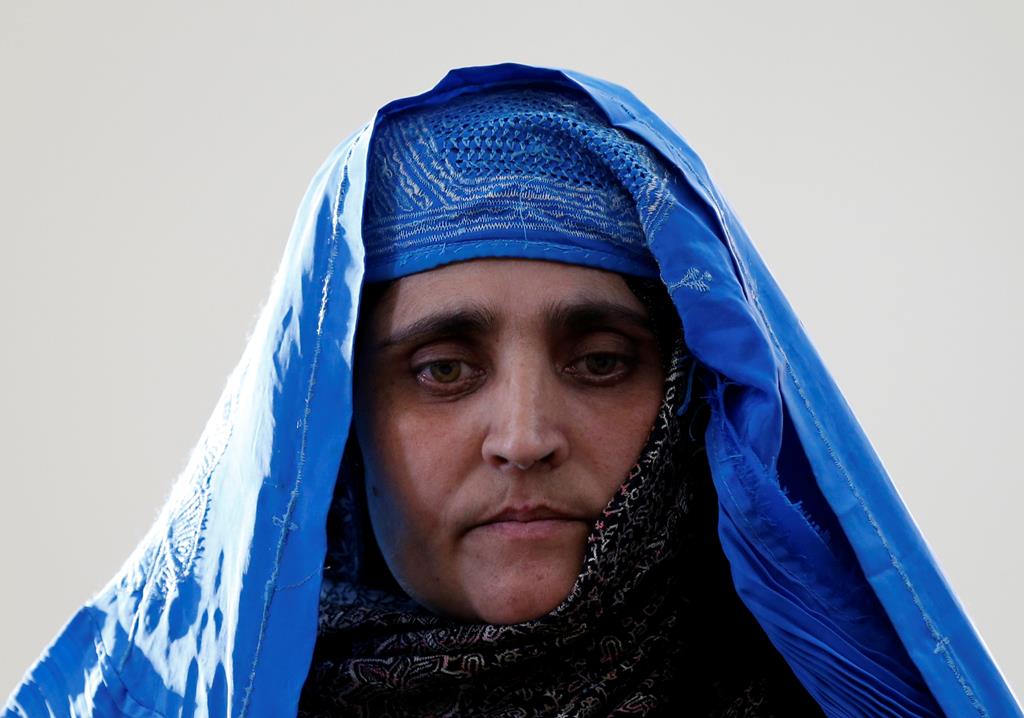 Sharbat Gula agora com 49 anos. Foto: Mohammad Ismail / Reuters