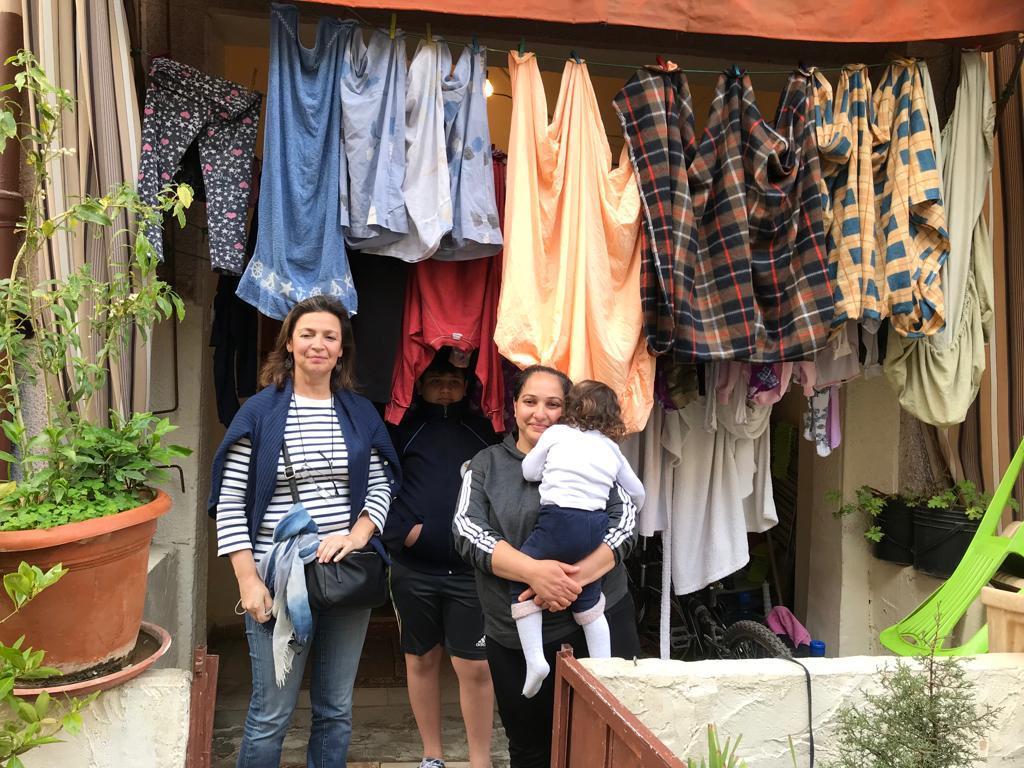 Diretora da Fundação Ajuda à Igreja que Sofre em Portugal, Catarina Martins Bettencourt (à esquerda), durante a visita ao Líbano. Foto: AIS