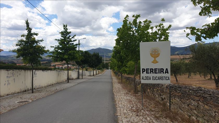 Pereira é uma aldeia eucarística, título concedido pelo então bispo de Bragança-Miranda D. António José Rafael. Foto: Olímpia Mairos/RR