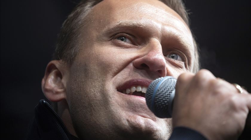 Navalny esteve em coma induzido desde 22 de agosto até esta semana; médicos alemães dizem que foi envenenado com Novichok. Foto: Sergei Ilnitsky/EPA