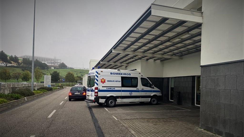 Ambulância no Hospital Beatriz Ângelo. Foto: João Cunha/RR