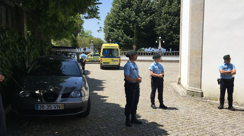 Ambulâncias junto ao hotel para onde foi transportado o Presidente. Foto: Marília Freitas/RR