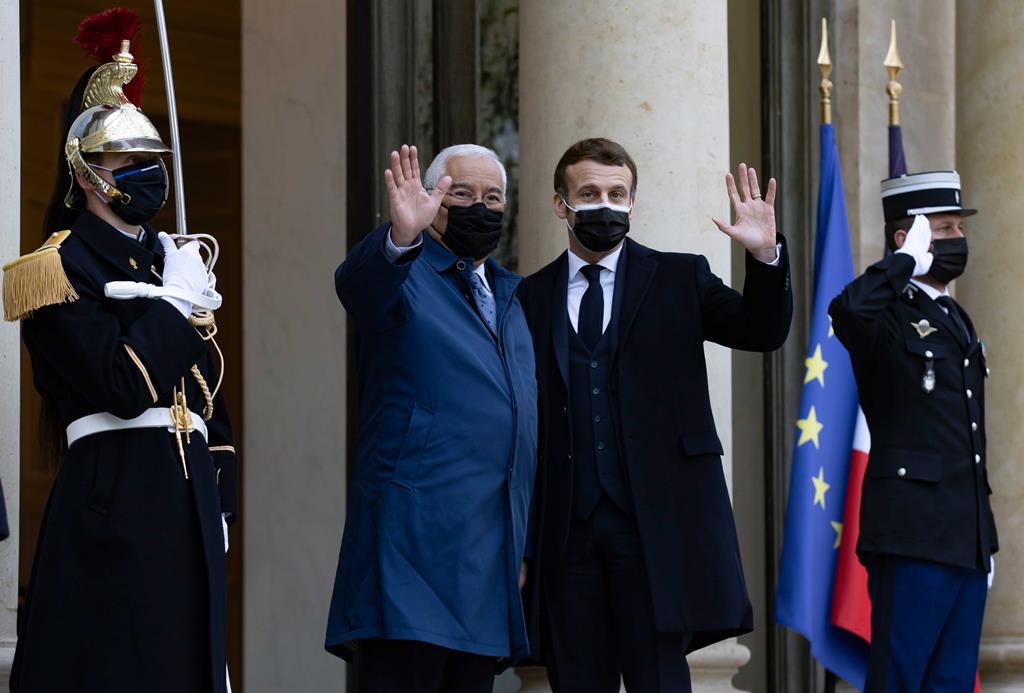 António Costa e Emmanuel Macron, no Palácio do Eliseu. Foto: Ian Langsdon/EPA