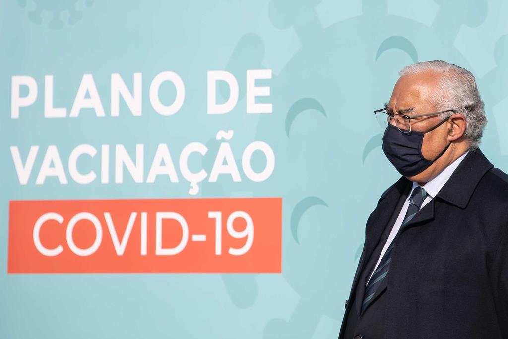 António Costa agradece "dever cívico" dos portugueses que permitiu evitar obrigatoriedade de vacinação. Foto: José Sena Goulão/Lusa