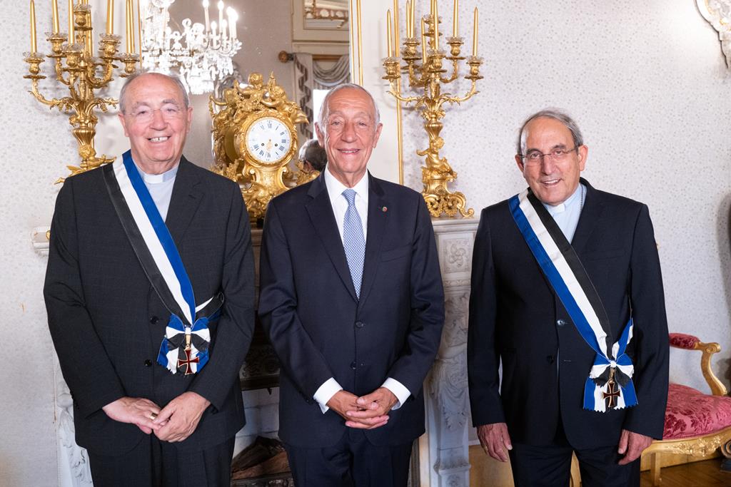 D. Jorge Ortiga e D. António Marto condecorados pelo Presidente da República. Foto: Presidência da República