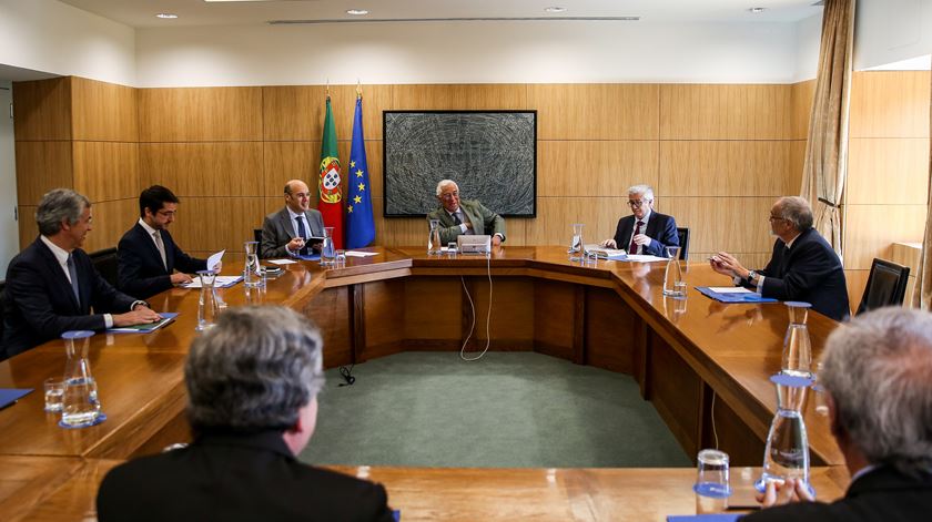 António Costa esteve reunido com representantes do Comércio e Serviços. Foto: Nuno Fox/Lusa