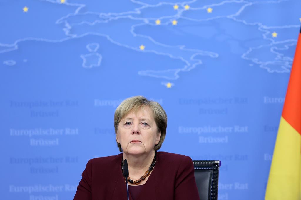 Em 2014, Angela Merkel defendeu uma política conciliatória com a Rússia. Foto: Aris Oikonomou/EPA