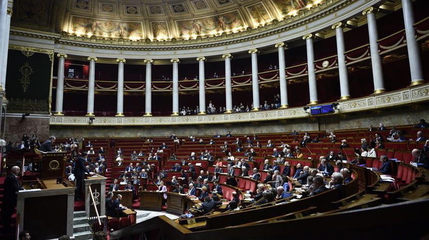 Assembleia Nacional rejeita controversa lei sobre imigração