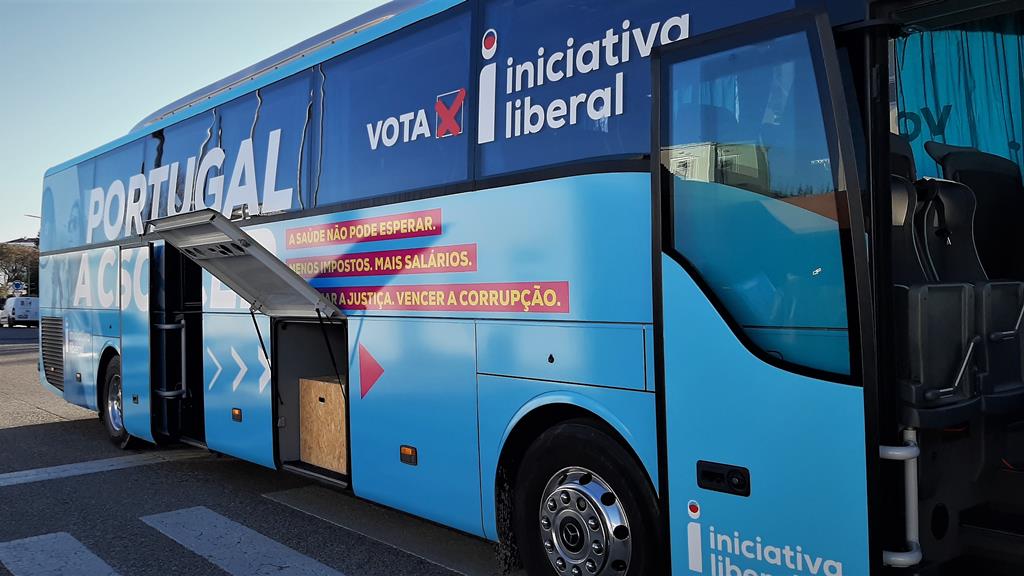 O autocarro da Iniciativa Liberal. Foto: Cristina Nascimento/RR
