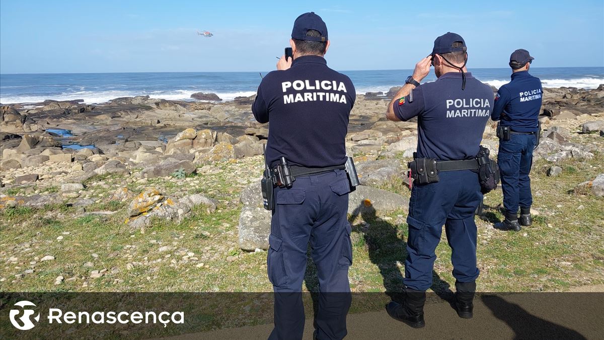 Buscas por três jovens desaparecidos no mar devem ser retomadas esta segunda-feira