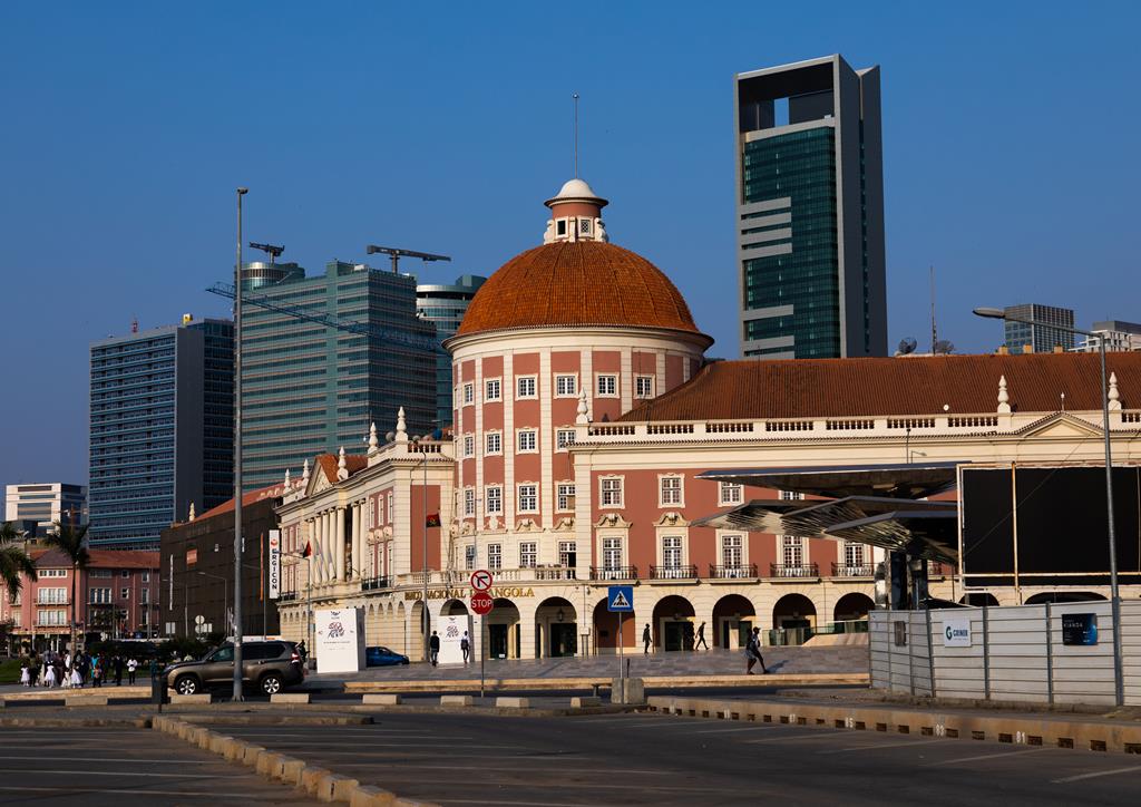 Banco Nacional de Angola, em Luanda. Foto: Eric Lafforgue/Reuters/Hans Lucas Pictures
