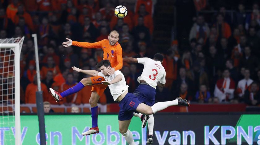 O jogo com Inglaterra foi o último de Bas Dost pela seleção da Holanda. Foto: EPA
