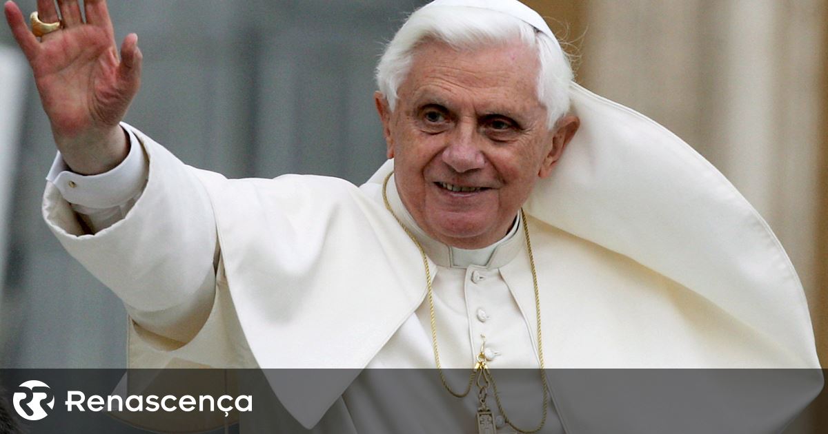 Marcelo admite ir ao funeral de Bento XVI "se houver alargamento" dos convites