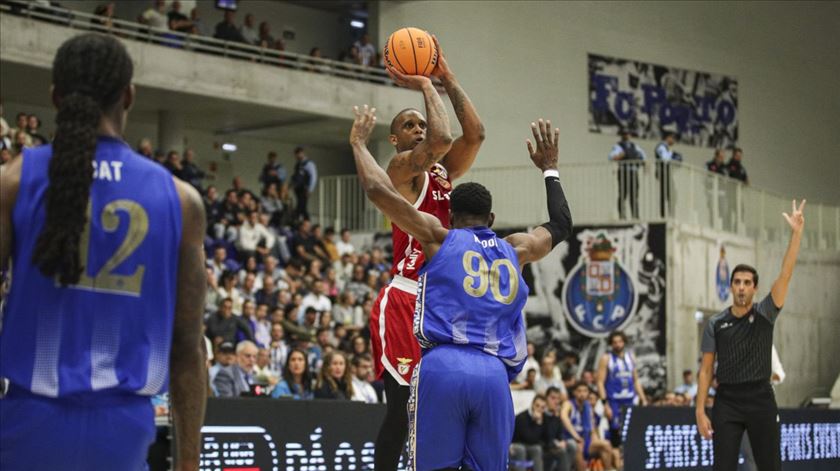 Basquetebol. Já há novas datas para os jogos do Benfica na Europa -  Renascença