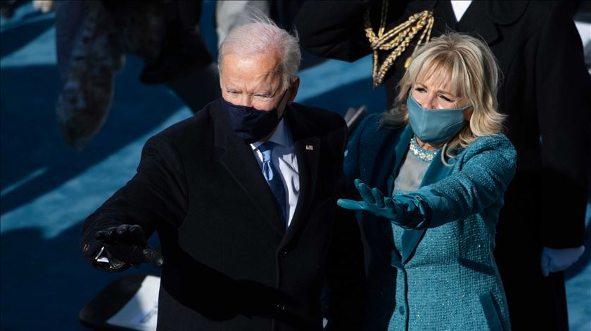 Joe Biden e a primeira dama Jill. Foto: Caroline Brehman/EPA