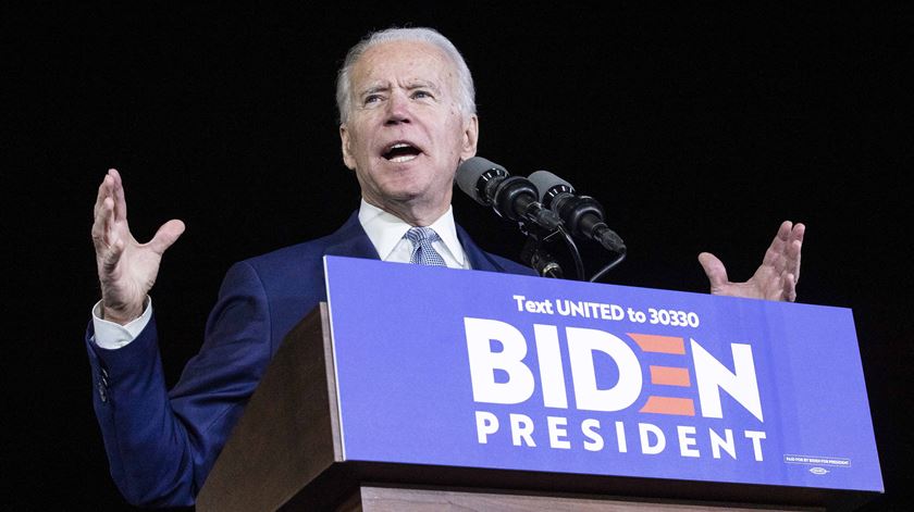 Joe Biden, antigo vice-presidente dos EUA, fará na quinta-feira o tradicional discurso de encerramento. Foto: ETIENNE LAURENT / EPA