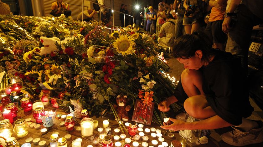 Vigília pelas vítimas do desastre de avião, na Ucrânia. Foto: Reuters