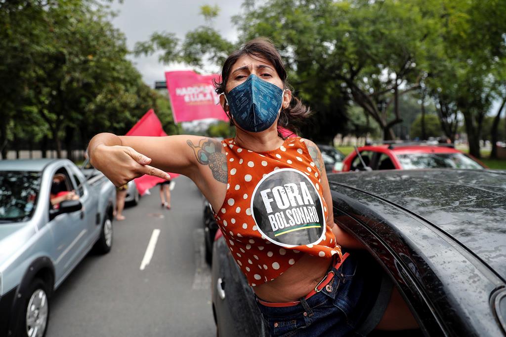 Manifestação para a destituição de Bolsonaro, no Brasil. Foto: Sebastião Moreira/EPA